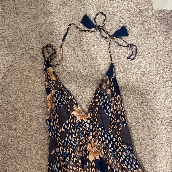 O'Neill Annalisa Halter Maxi Dress in a blue multi-floral print small - Picture 5 of 7